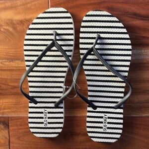 NWOT Old Navy flip-flops